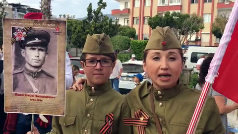 "Бессмертный полк": все континенты заговорили на русском