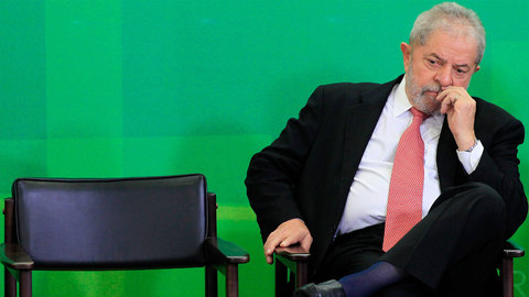 Экс-президент Бразилии решил сдаться властям