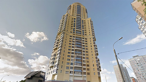 Москвич вышел целым и невредимым из лифта, падавшего с 40-го этажа