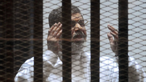 Экс-президент Египта приговорен к трем годам тюрьмы за оскорбление судей