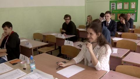 Выпускники сдадут экзамены по биологии и иностранным языкам