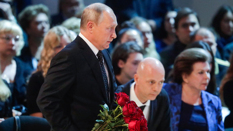 Путин и Медведев простились с Кобзоном