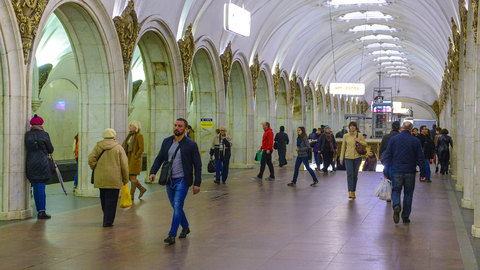 На Павелецкой мужчина прыгнул на рельсы ради селфи