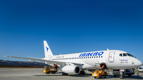 Самолет с туристами с Хайнаня прилетел в Хабаровск