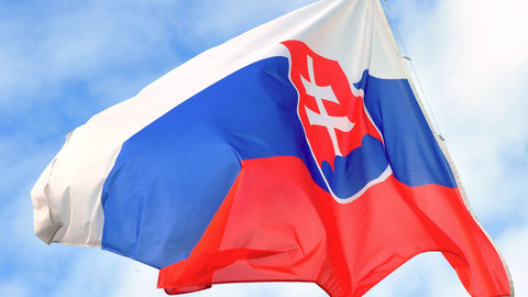 В Словакии бульдозером прошлись по могилам российских героев