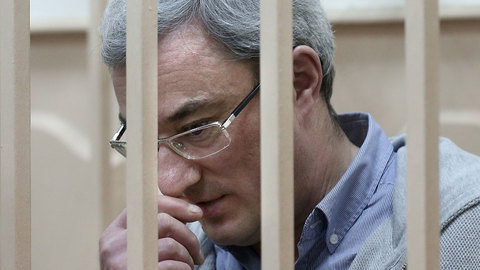 Гайзера обязали прочитать 500 томов дела до 18 октября