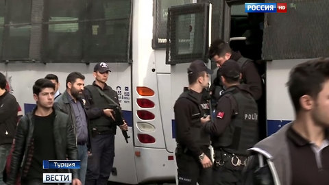 Турецкого полицейского застрелили при попытке разминировать мечеть