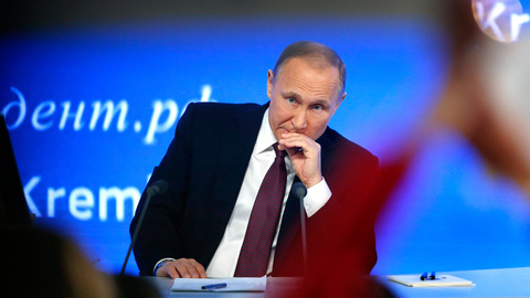 Путин сообщит о решении идти на выборы, когда "время созреет"