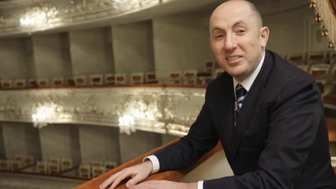 Кехман вышел из декрета и уходит из Новосибирской оперы