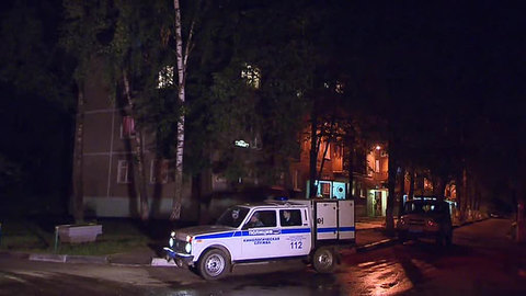 Неадекватный мужчина ранил из ружья полицейского на западе Москвы