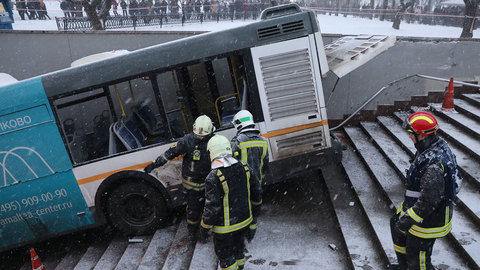 Водитель автобуса, влетевшего в переход: не сработали тормоза