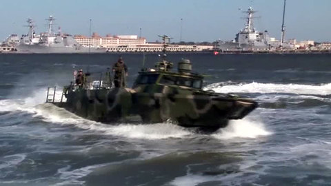 Иран задержал два катера американских ВМС