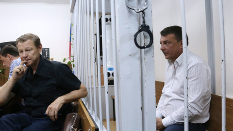 Полковника СК подозревают в получении взятки щенками от вора в законе
