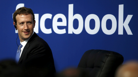 Facebook и Google ищут специалистов по взаимодействию с властями РФ