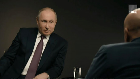 Путин объяснил, почему главы госкорпораций получают такие высокие зарплаты