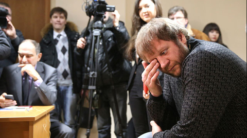 Емельяненко заменили срок на исправительные работы
