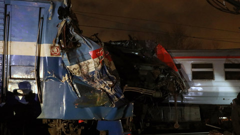 Столкновение поезда и электрички в Москве
