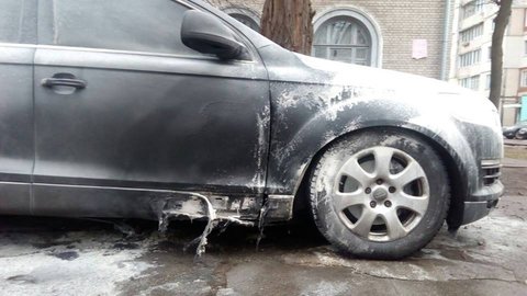 В Киеве пытались взорвать "Ауди" адвоката подозреваемых в убийстве Олеся Бузины