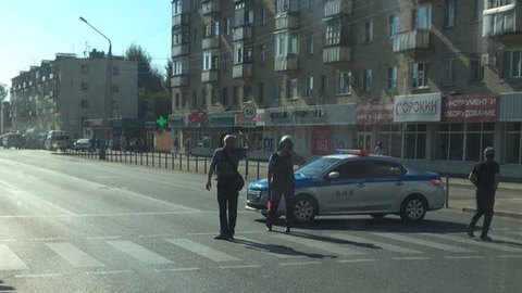 Полиция готовится к задержанию мужчины, ранившего охранника ЖК