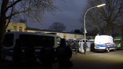 Организатора берлинского теракта никак не могут выслать из Германии