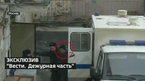Бывшего директора "Меньшевика" доставили в суд