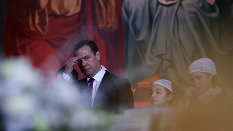 Дмитрий Медведев приехал на богослужение в храм Христа Спасителя