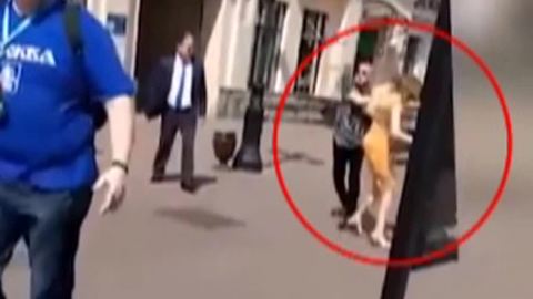 Экс-чиновник мэрии принес извинения девушке, на которую он напал на Арбате