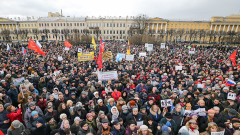 Градозащитный митинг собрал две тысячи питерцев
