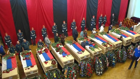 В Жуковском простились с погибшими на тушении пожаров летчиками МЧС