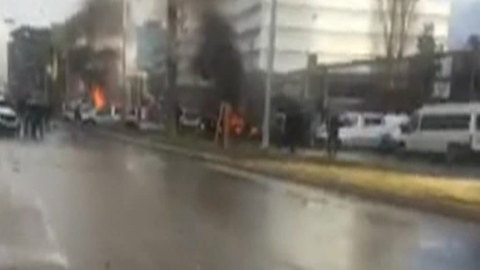 В турецком Измире у здания суда прогремел взрыв