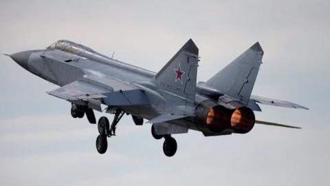 МиГ-31 сопроводил американский самолет над Чукотским морем