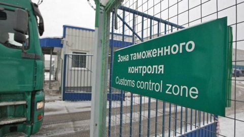 В Мурманске на борту судна таможня нашла тайник