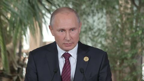 "Какие-то бредни". Путин прокомментировал "российское досье"