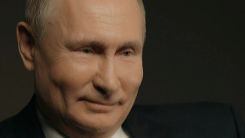"Я же работаю каждый день": Путин не согласен с теми, кто называет его царем