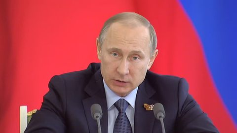 Путин приказал готовить к выпуску новую технику с Парада Победы