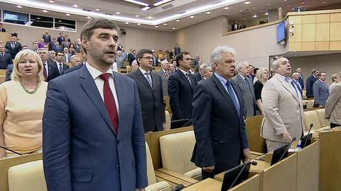 Госдума открыла осеннюю сессию исполнением гимна