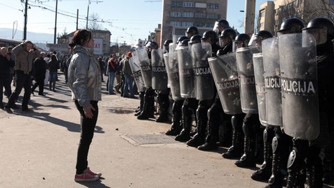 Беспорядки в Сараеве: на улицы вышли антитеррористические подразделения