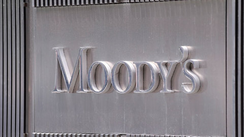Агентство Moody's понизило кредитный рейтинг Великобритании
