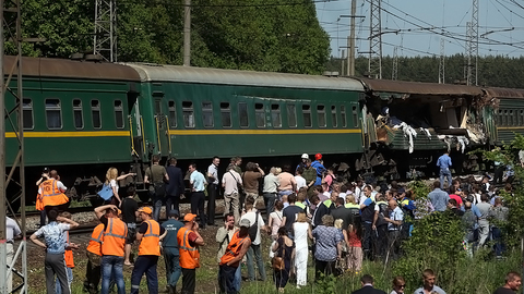 Поезда под Москвой столкнулись из-за ремонта на путях