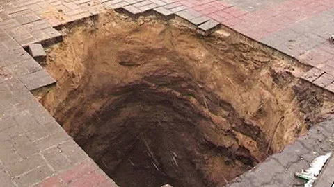 В Брянске по факту гибели ребенка в коллекторе возбуждено уголовное дело