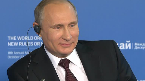 Путин: Россия будет переходить к плавающему курсу рубля