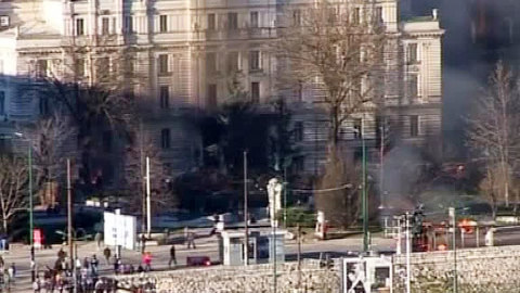 Столкновения в Сараеве не стихают