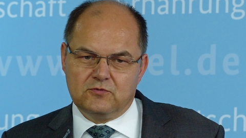 Захарова считает, что у Шмидта нет легитимности