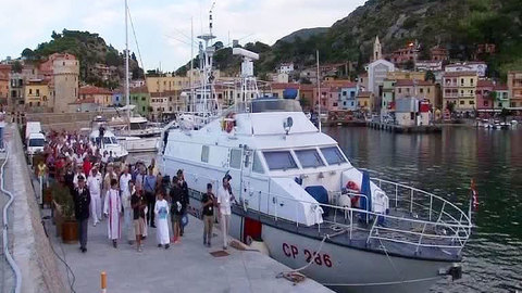 Начинается операция по буксировке Costa Concordia