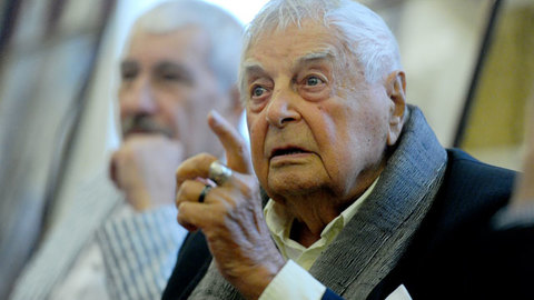 Юрий Любимов согласился прийти на 50-летие Таганки