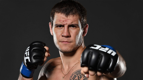 Бой в UFC Крылов – Спэнн отменен из-за отравления россиянина