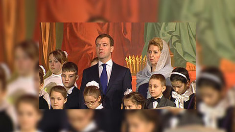 Медведев: Рождество – время добрых помыслов и дел