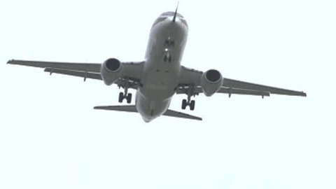 Sukhoi Superjet 100 мог разбиться из-за невнимательности диспетчера