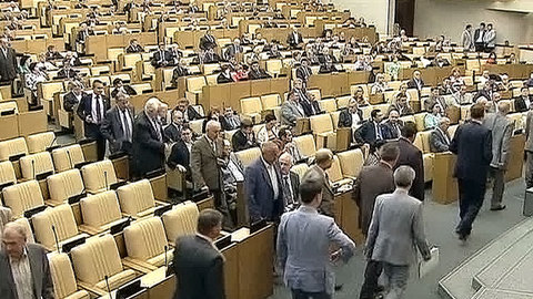Политологи: Госдуме мешали разборки в стиле "капризных женщин"