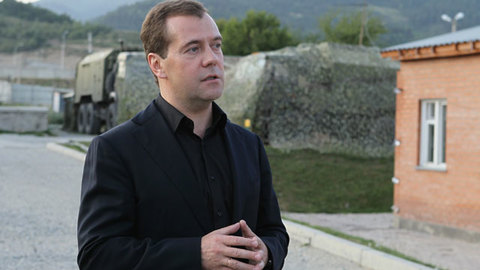 Медведев рассказал, как принимал решение об ответном ударе